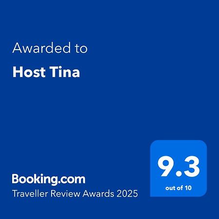 Host Tina Apartment Bucharest Luaran gambar