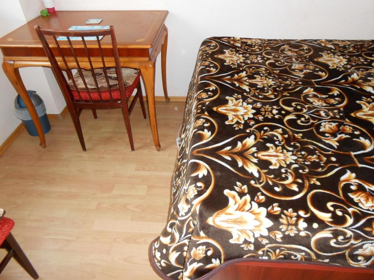 Host Tina Apartment Bucharest Luaran gambar
