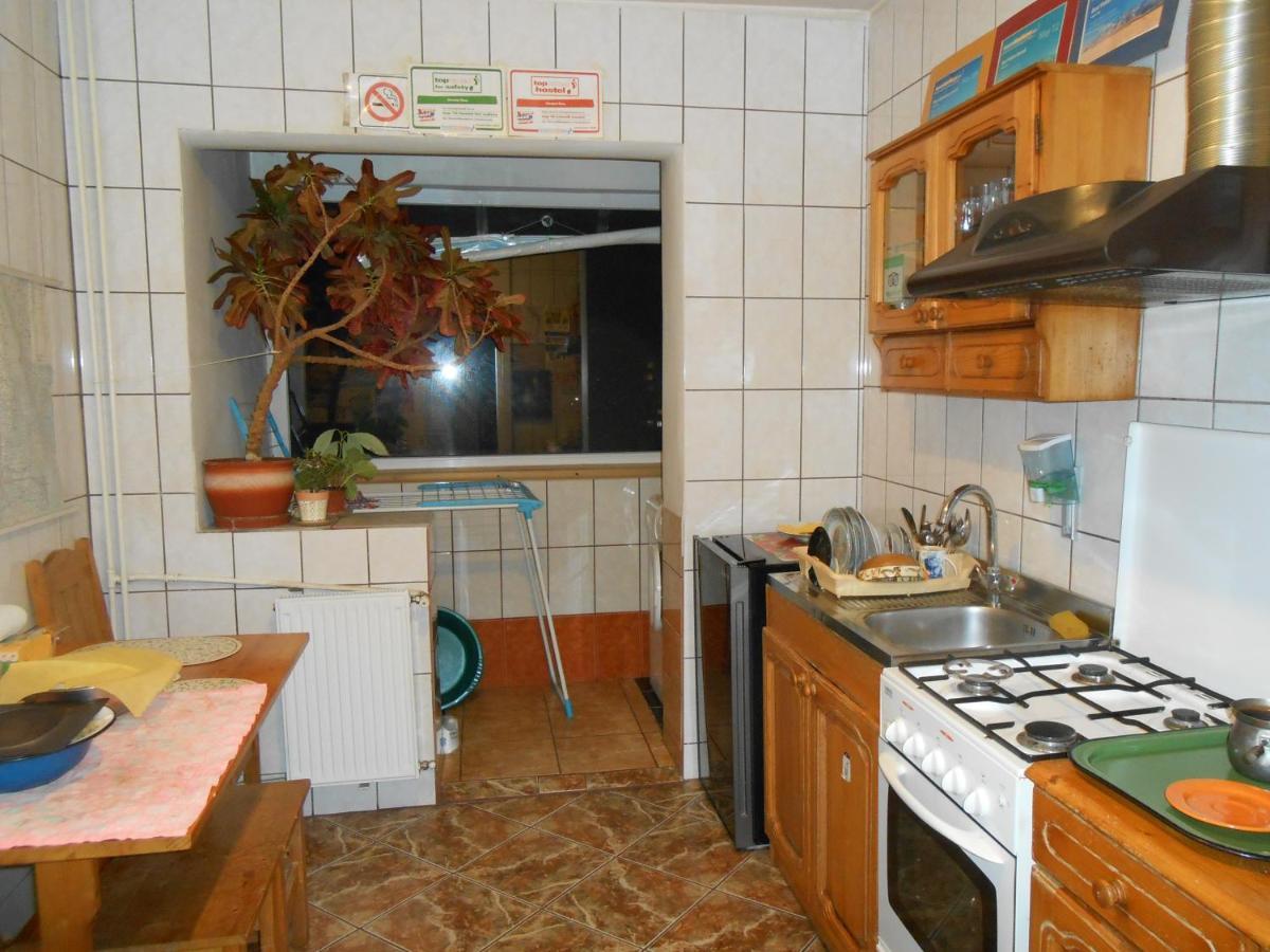 Host Tina Apartment Bucharest Luaran gambar