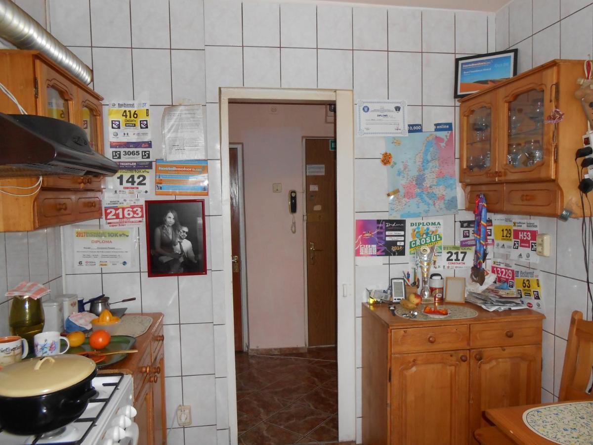 Host Tina Apartment Bucharest Luaran gambar
