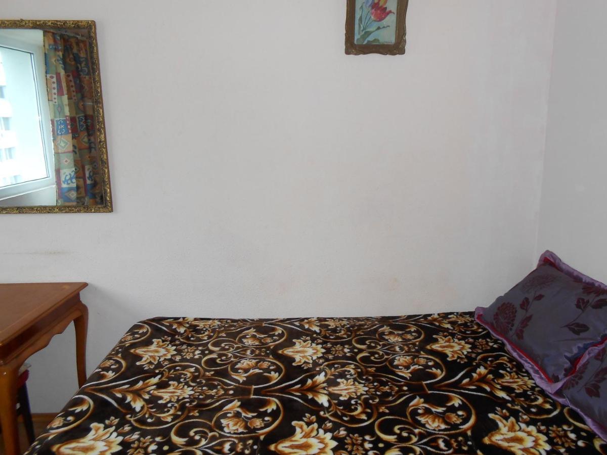 Host Tina Apartment Bucharest Luaran gambar